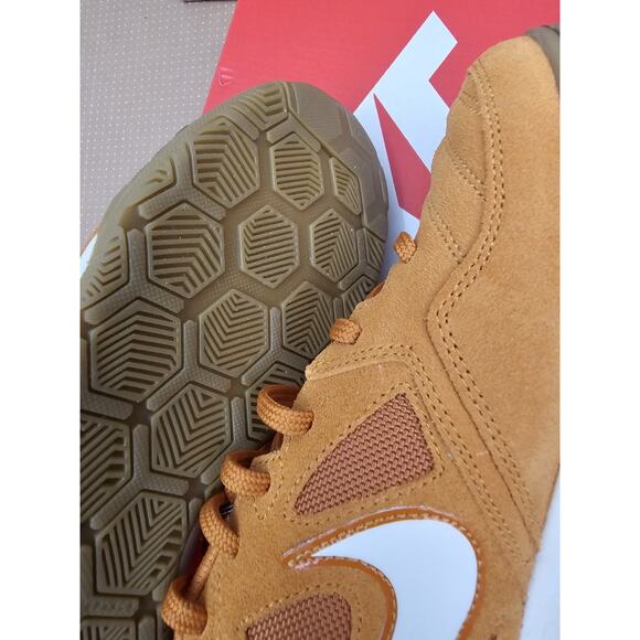 Nike Gato Monarch Gum HQ6020-800 Size 8 Shoes Futsal Indoors - Picture 9 of 9